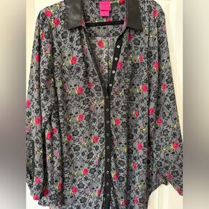Torrid/betsy Johnson button down shirt
